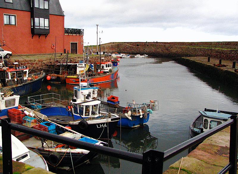 Dunbar old harbour.jpg